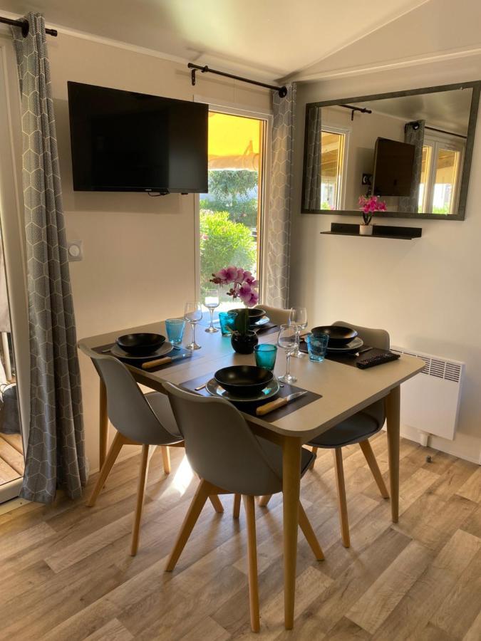 Mobil Home De Charme Fréjus Eksteriør bilde